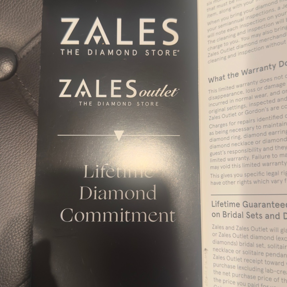 Zales white gold 14k and Diamond Ring - Picture 11 of 14